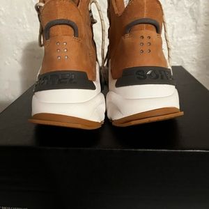 Sorel Kinetic Sneakers